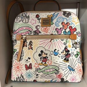 Like New Sketch Dooney&Bourke Backpack 🎒